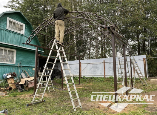 Простой навес для машины из поликарбоната №90 - фото 1855